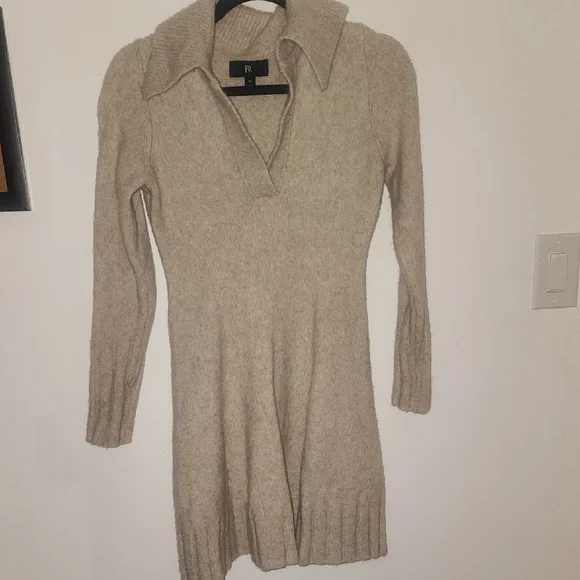 Banana Republic Cream V-Neck Sweater Dress with Ribbed Texture Sleeve - Picture 3 of 7